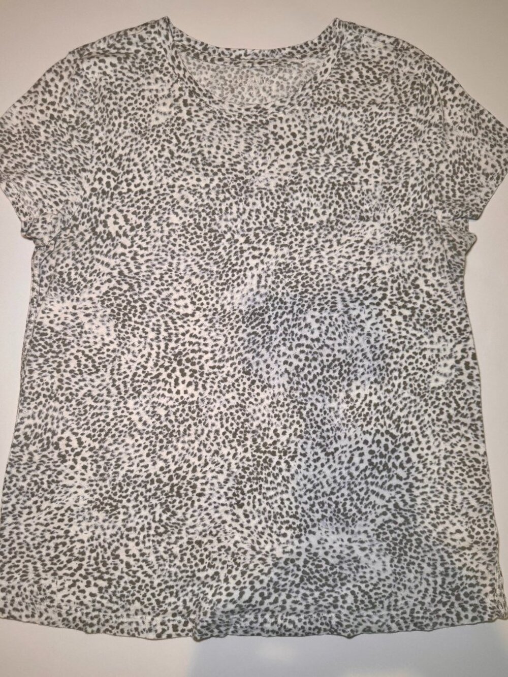 Athleta Womens Animal Print T Shirt Gray White Short Sleeve Casual Tee Size Med